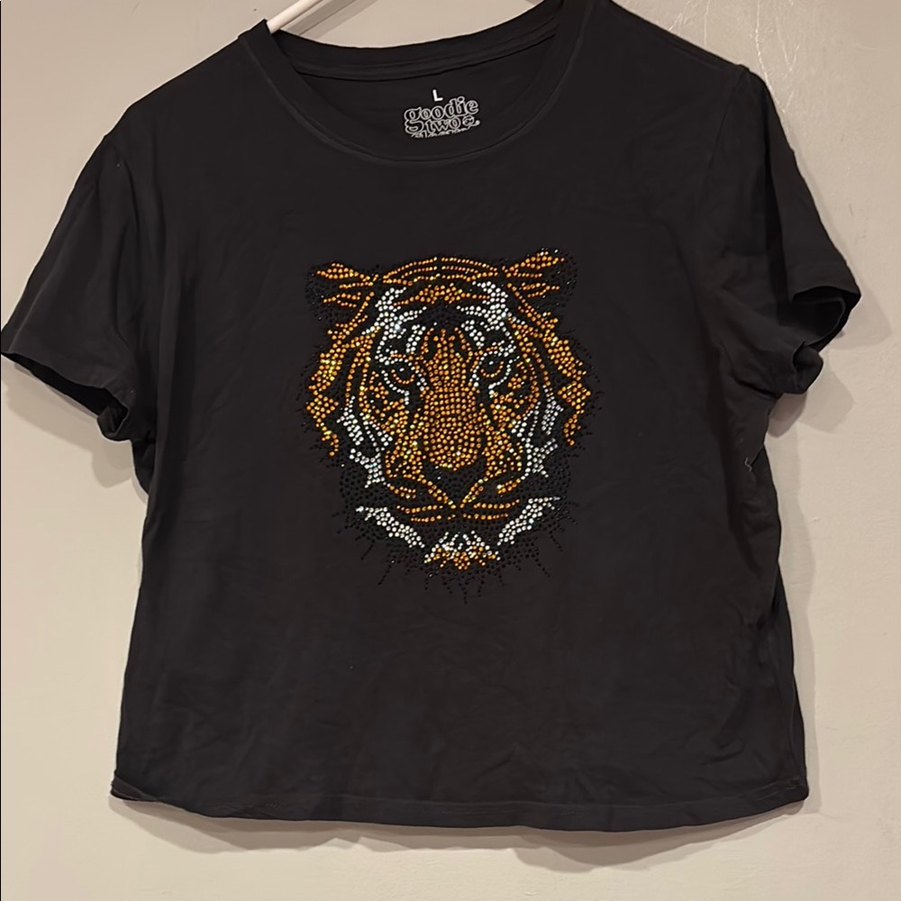 Goodie two sleeves large Black CroppedT-Shirt with Tiger Design